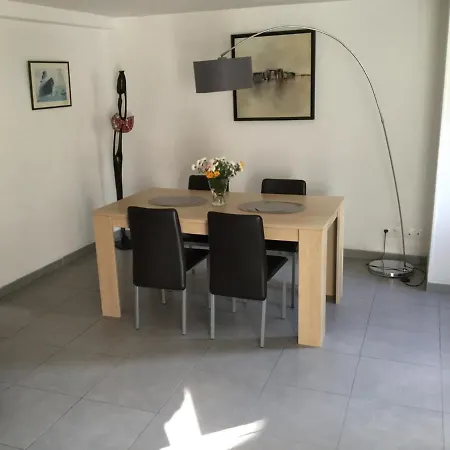 Apartment Fond De Jardin Rez-de-chaussee *