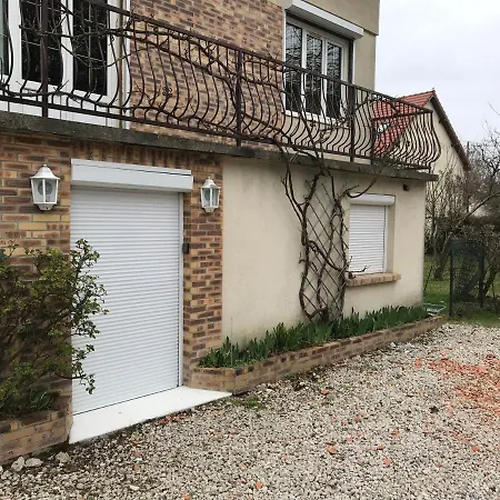 Fond De Jardin Rez-de-chaussee * Palaiseau